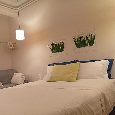 Filopappou Decent Apartment Атина Екстериор снимка