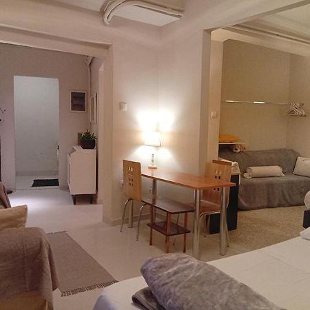 Filopappou Decent Apartment Атина Екстериор снимка