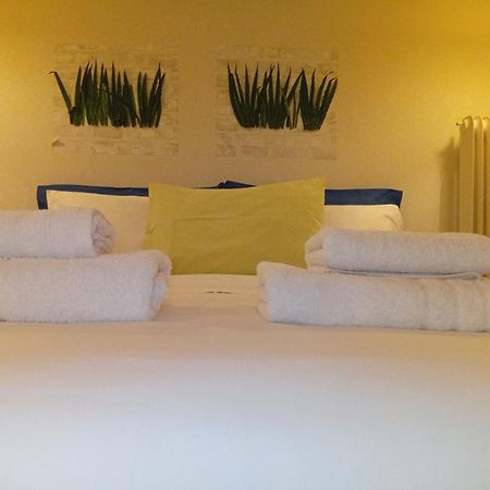 Filopappou Decent Apartment Атина Екстериор снимка