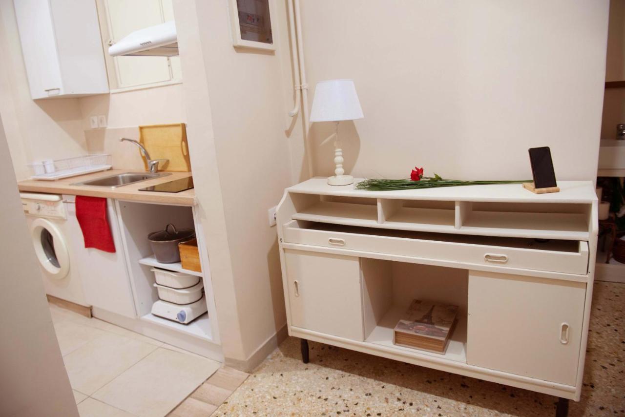 Filopappou Decent Apartment Атина Екстериор снимка