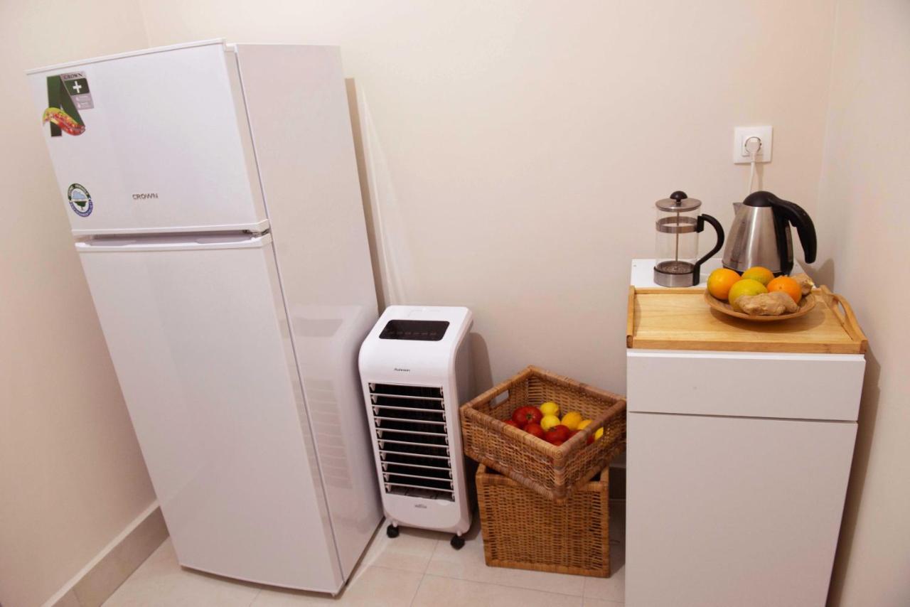 Filopappou Decent Apartment Атина Екстериор снимка