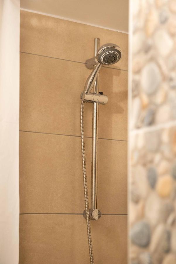 Filopappou Decent Apartment Атина Екстериор снимка