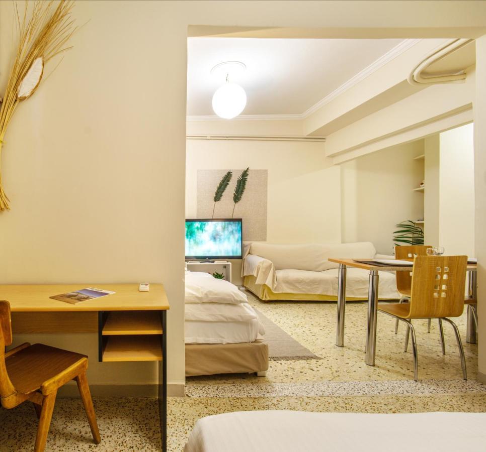 Filopappou Decent Apartment Атина Екстериор снимка
