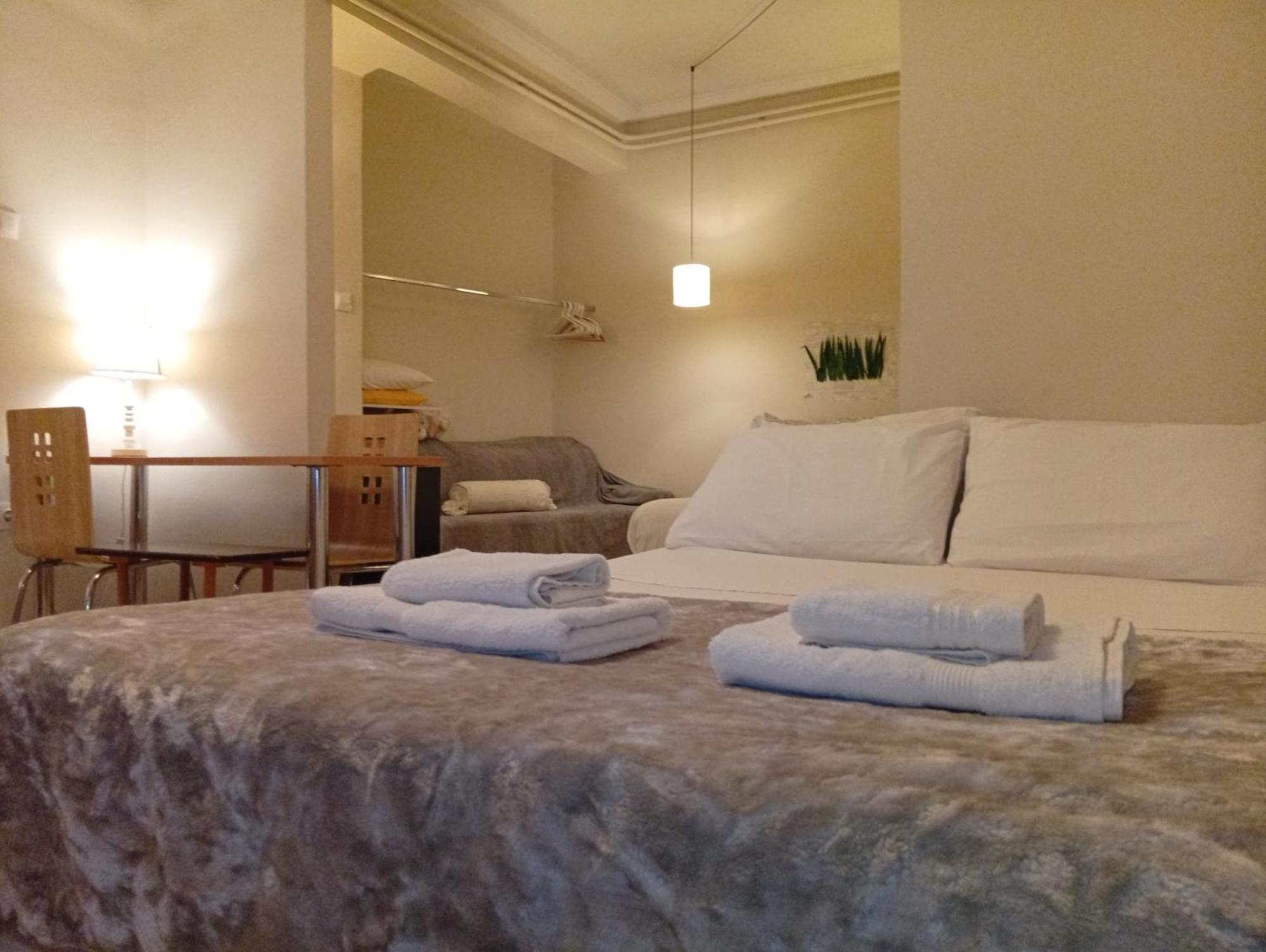 Filopappou Decent Apartment Атина Екстериор снимка
