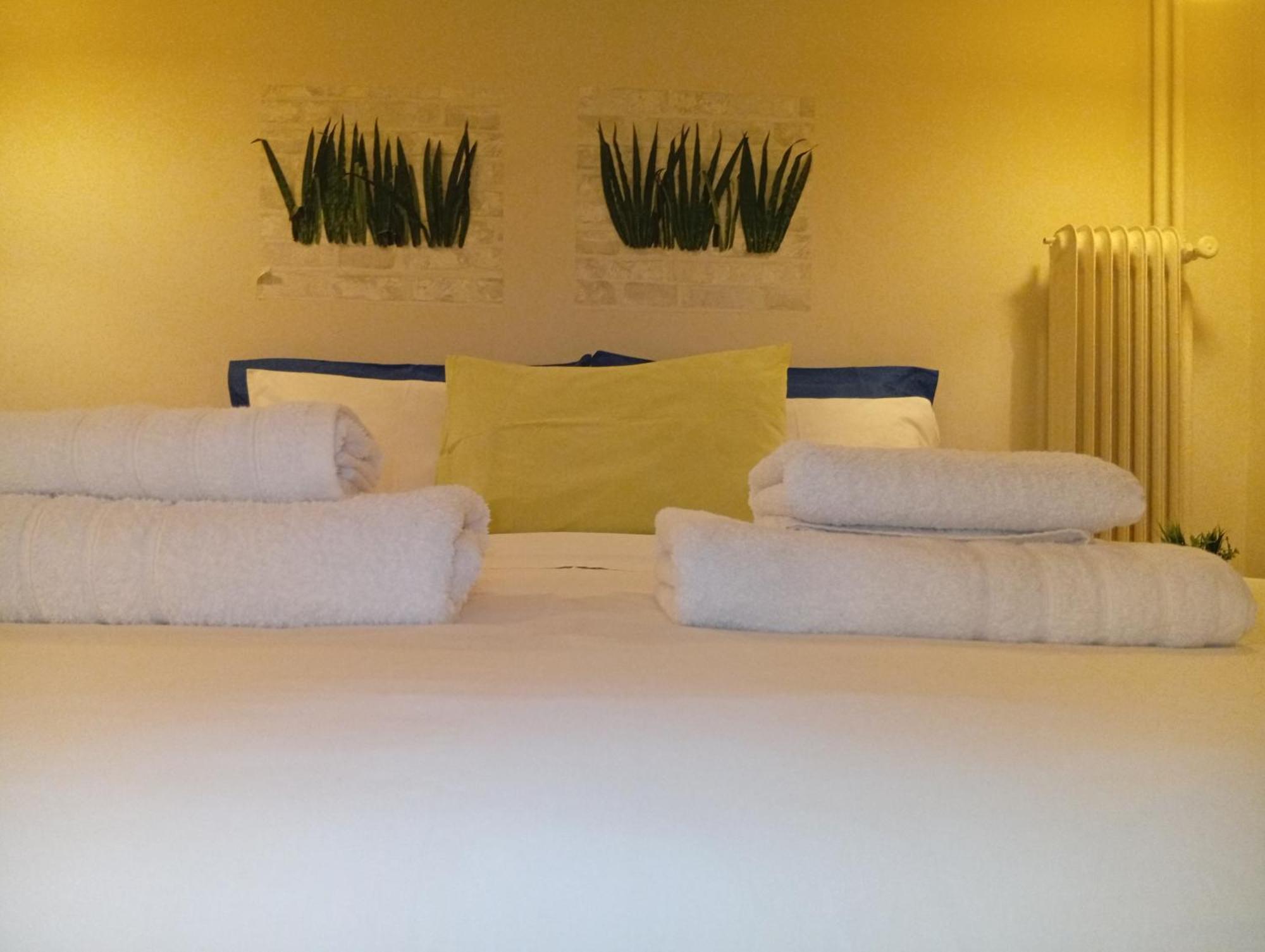 Filopappou Decent Apartment Атина Екстериор снимка