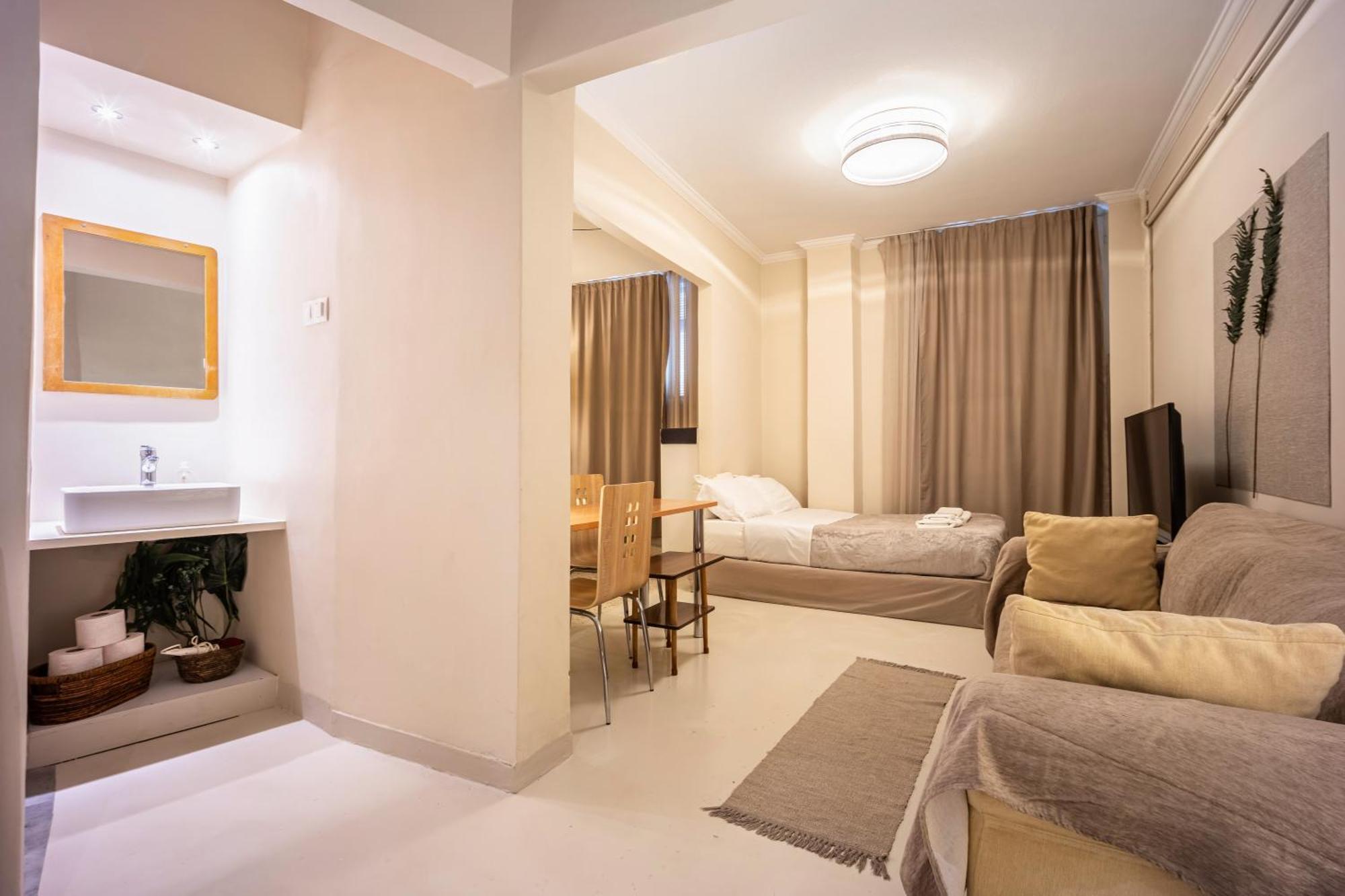 Filopappou Decent Apartment Атина Екстериор снимка