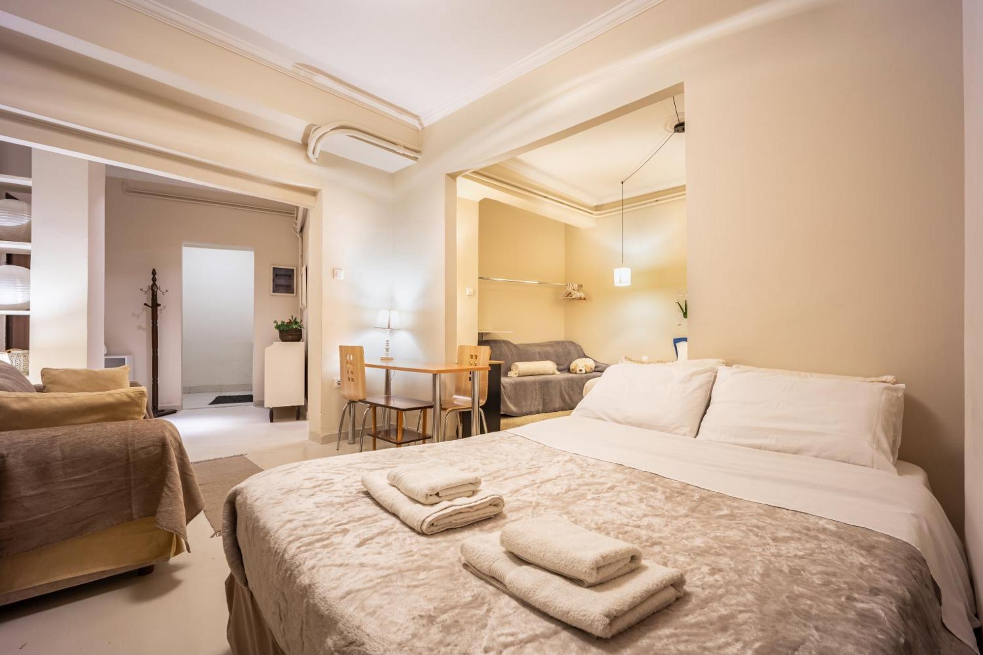 Filopappou Decent Apartment Атина Екстериор снимка