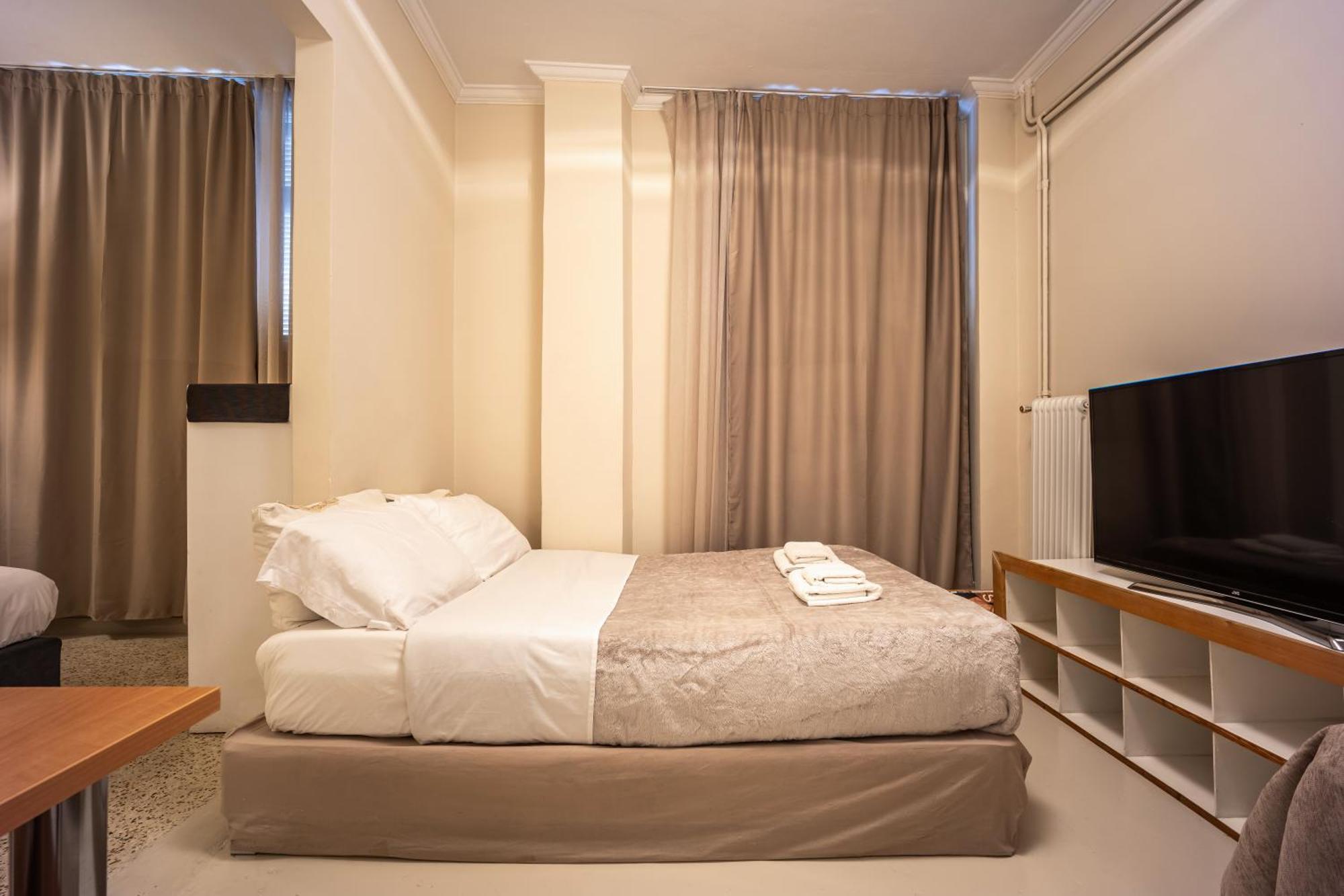 Filopappou Decent Apartment Атина Екстериор снимка