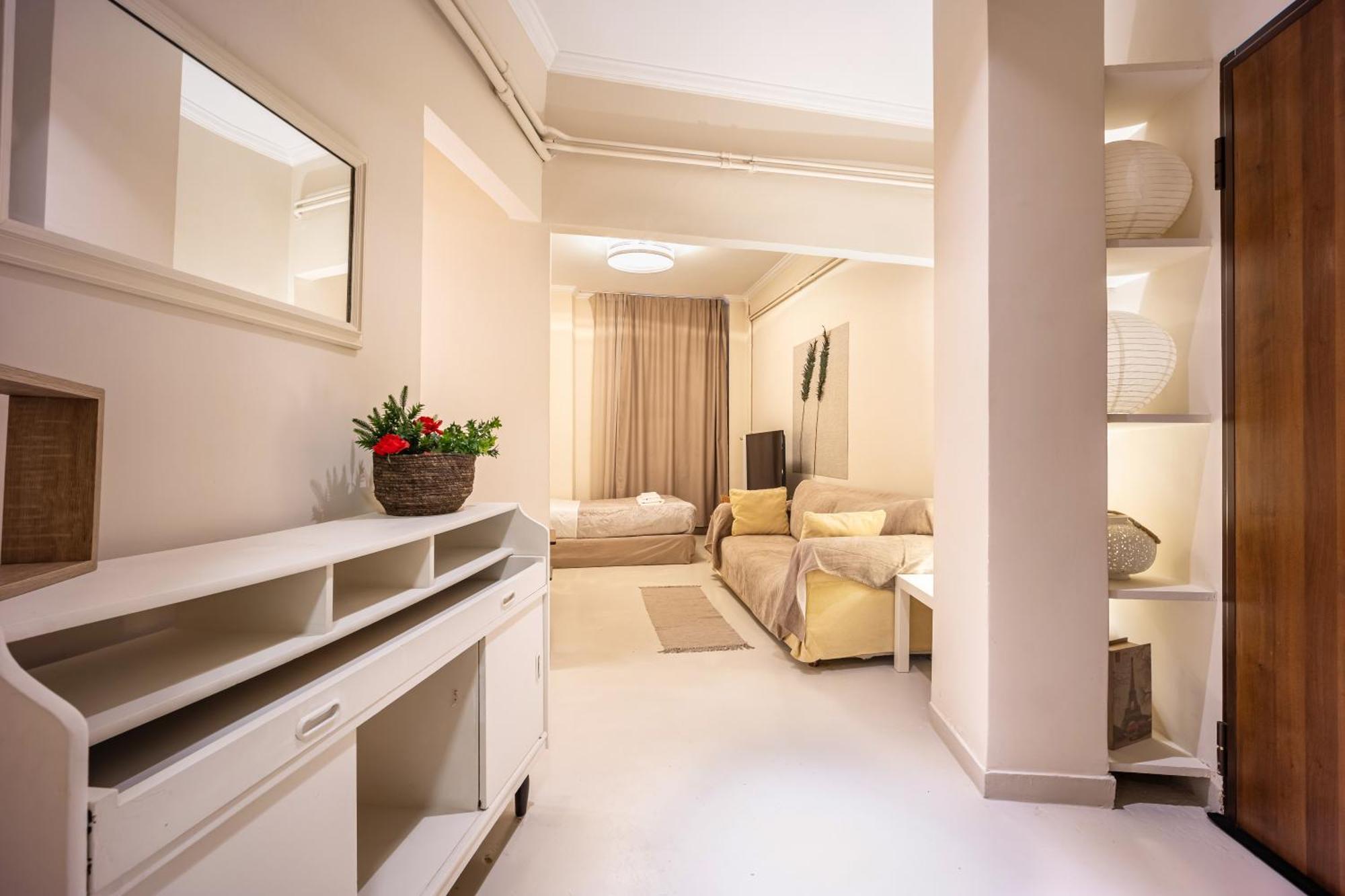 Filopappou Decent Apartment Атина Екстериор снимка