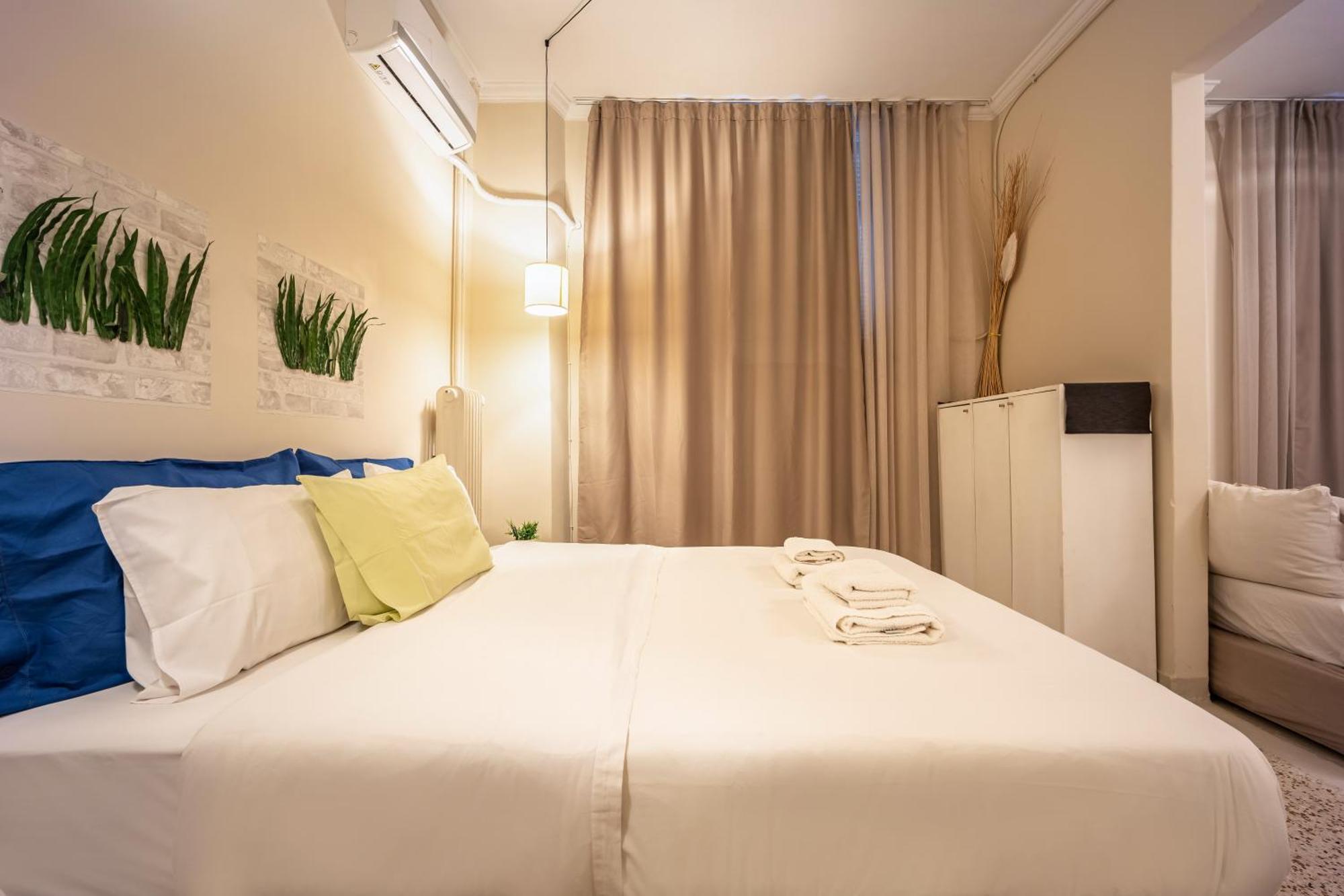 Filopappou Decent Apartment Атина Екстериор снимка