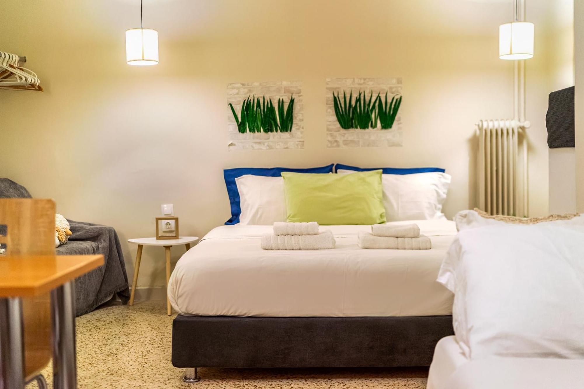 Filopappou Decent Apartment Атина Екстериор снимка