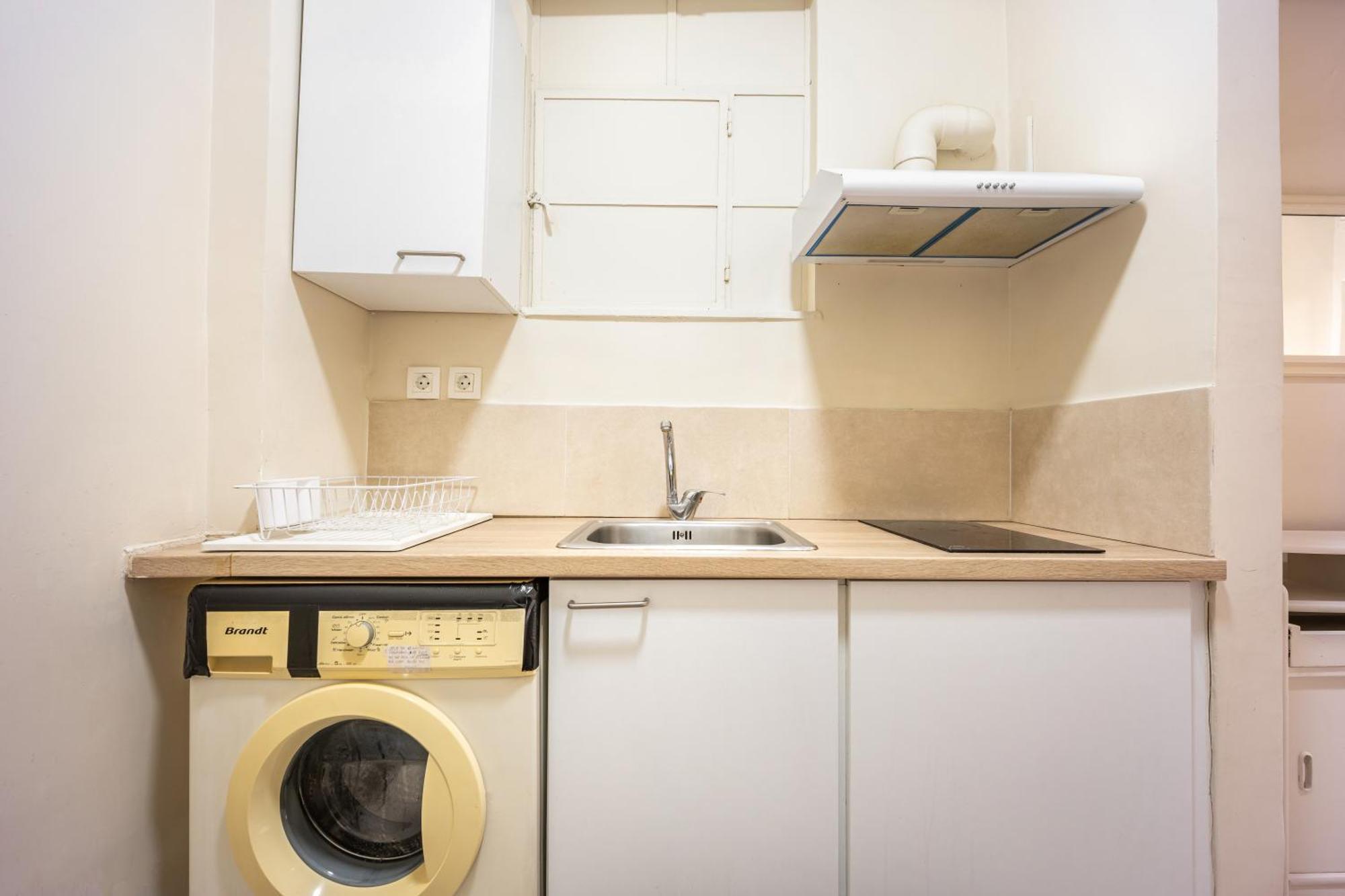 Filopappou Decent Apartment Атина Екстериор снимка